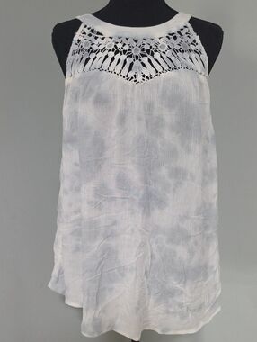 Torrid White Blue Pastel Tie Dye Sleeveless Top with Crochet Yoke NWT 00